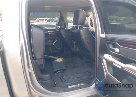 2021 Ram 1500 Laramie 4X2 5'7 Box z USA, uszkodzony, nr VIN 1C6RREJT8MN767937